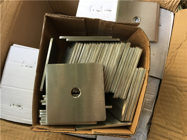 കസ്റ്റമൈസ്ഡ് സൂപ്പർ ഡ്യുപ്ലെക്സ് എസ് 32205 (എഫ് 60) സ്റ്റെയിൻലെസ് സ്റ്റീൽ സ്ക്വയർ പ്ലേറ്റ് വാഷർ / ഫാസ്റ്റനർ