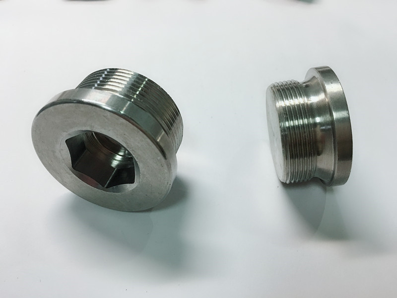 എസ്എസ് കീ റിംഗിനൊപ്പം ഇഷ്ടാനുസൃതമായി നിർമ്മിച്ച സ്റ്റെയിൻലെസ് സ്റ്റീൽ റിംഗ് ബോൾട്ട്